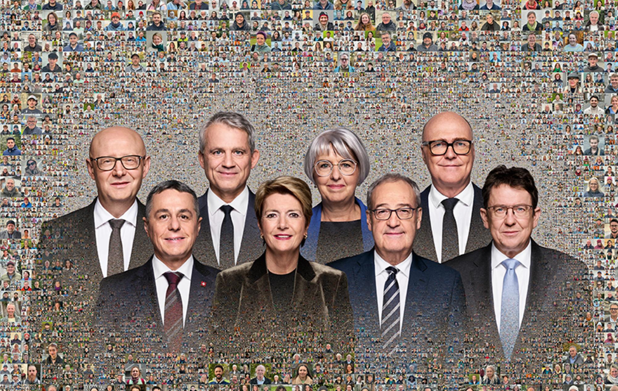 Offizielles Bundesratsfoto 2025 mit den 7 Bundesratsmitgliedern und dem Bundeskanzler. Im Hintergrund ist ein Mosaik bestehend aus kleinen Fotos von Bürgern zu sehen.